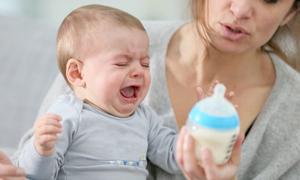 婴儿喝奶瓶感觉憋怎么办